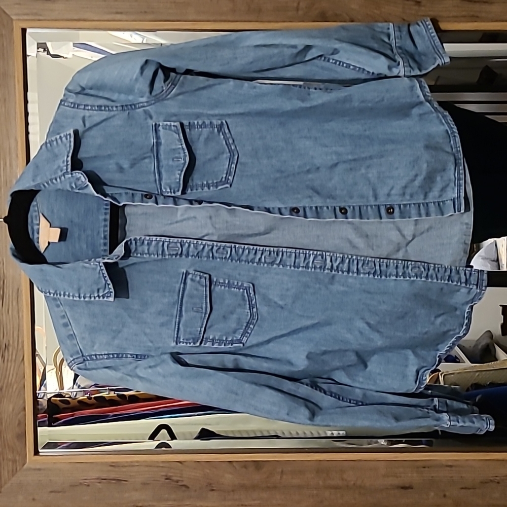 EUC Banana Republic Chambray Shirt